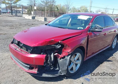 2015 Volkswagen Passat 1.8T Limited Edition из США, поврежденный, VIN 1VWAT7A32FC082525